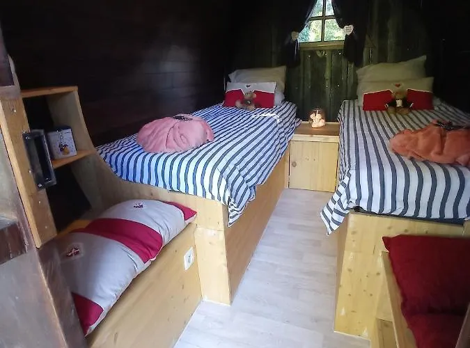 Les Tonneaux De Bed & Breakfast Lisores